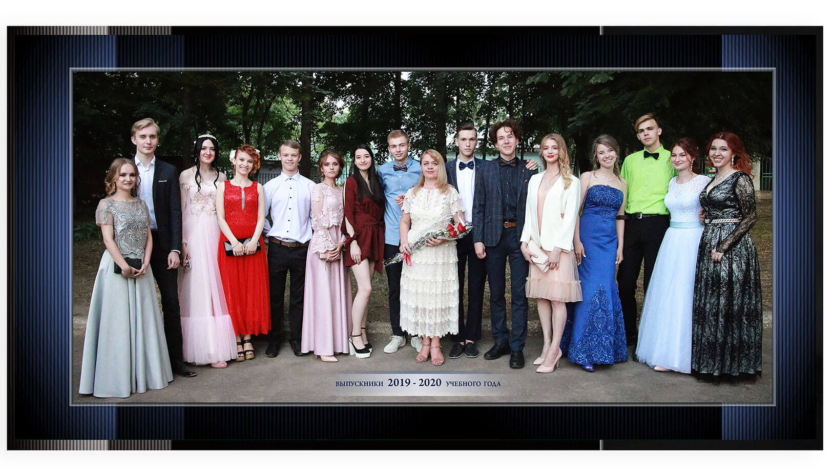 Школьные выпускные фотоальбомы. Выпускные фотоальбомы для старшеклассников. Фотокнига - фотоальбом для выпускников школ. Фотольбом "Выпуск - 2"